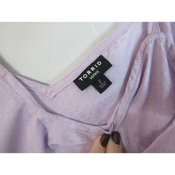 Torrid Sophie Satin Jacquard Cami Tank – Size 2 (EUC) - Picture 3 of 3